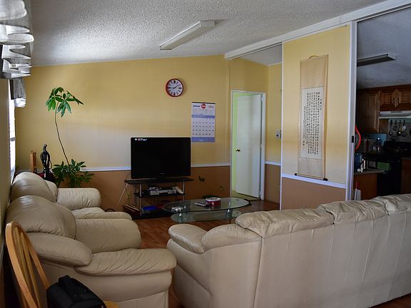 3rd image of 1560 Otterbein Ave Spc 186
