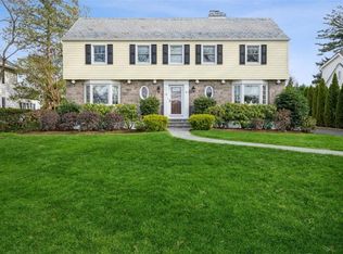 10 Gedney Park Dr, White Plains, NY 10605