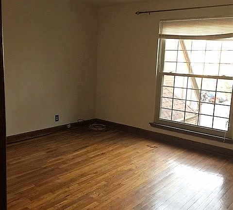 Master Bed with walk-in closet
