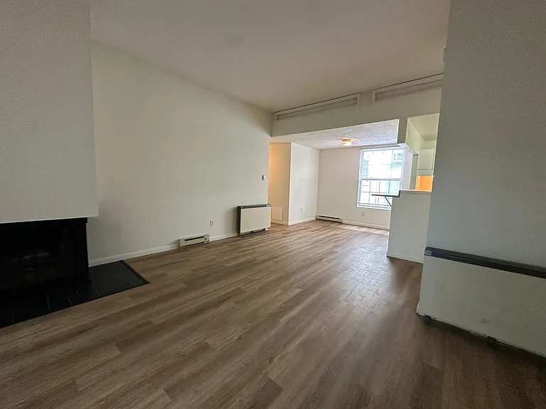 University Park Apartments near Cornell University — Photo 640