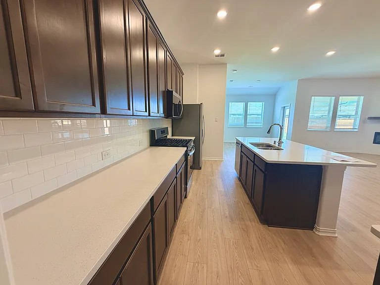 1609 Gulin St — Photo 10