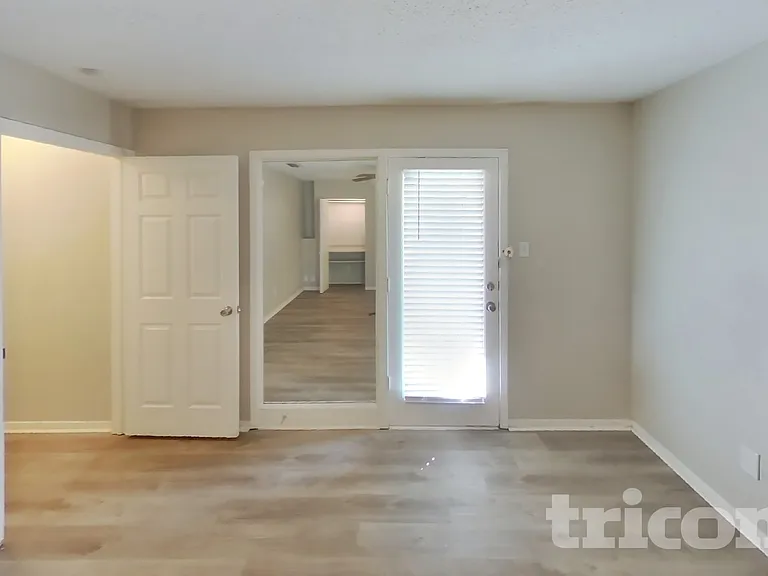 725 Villa Ridge Dr — Photo 6