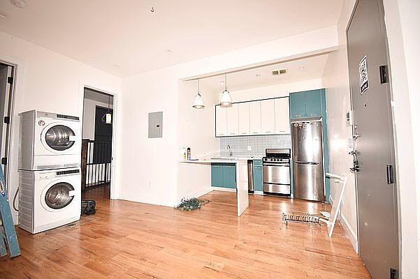 1st image of 238 Melrose St #2B