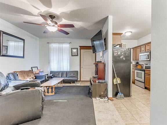 3rd image of 1812 Alameda St Unit 213