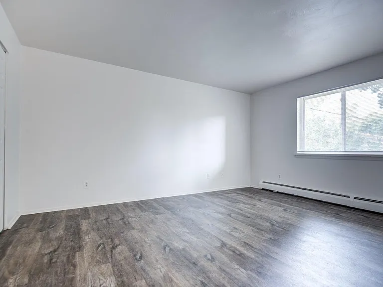 Lake Vista Apartment Homes — Photo 12
