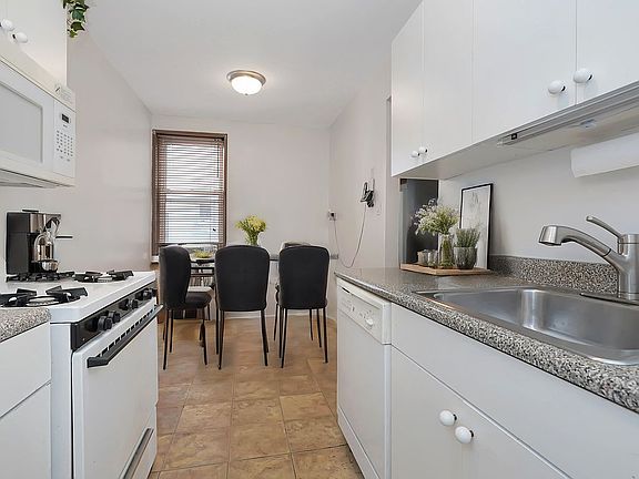 4th image of 2331 Ocean Ave APT 6C