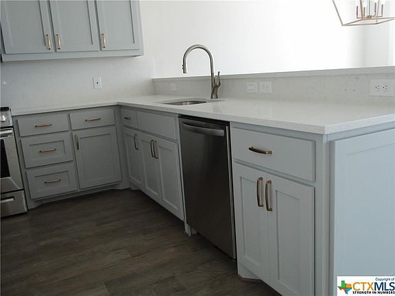 5th image of 404 W Crestwood Dr #A
