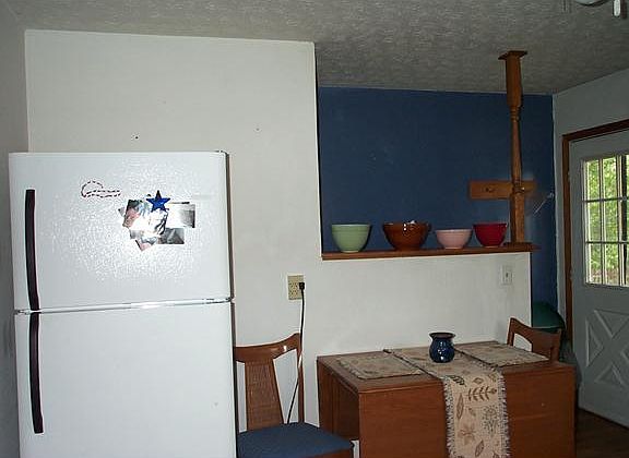 4th image of 158 East St