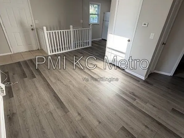 5621 NE 51st St, Kansas City, MO 64119