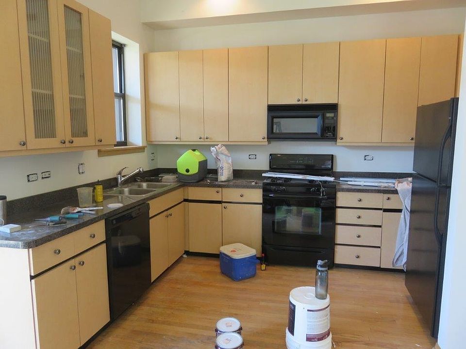 1st image of 1501 W Erie St APT 1D