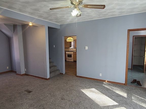 3rd image of 502 Shaw St