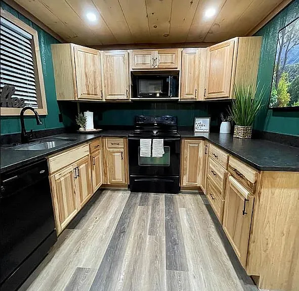 full kitchen with dishwasher