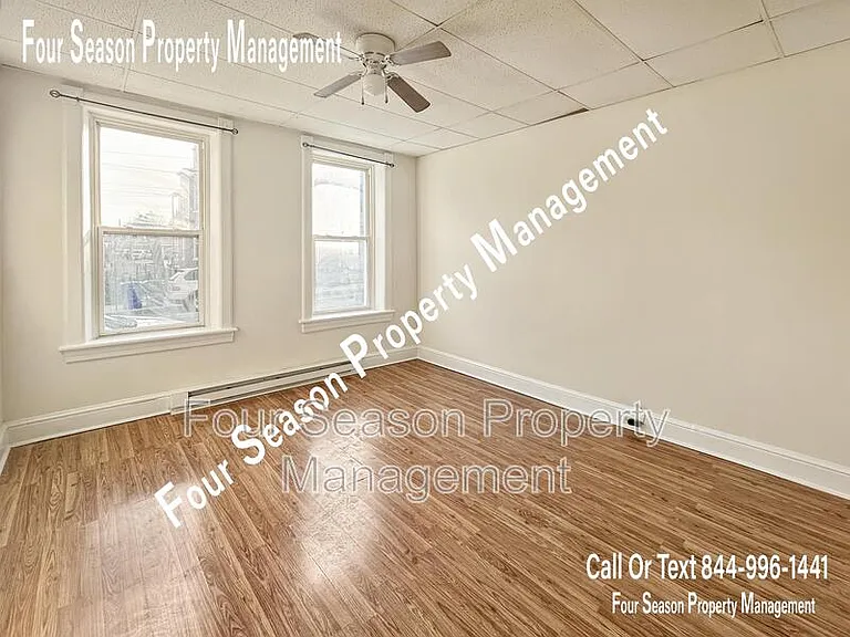 616 W Franklin St #1 — Photo 3