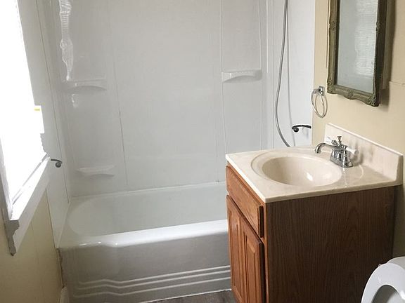 3rd image of 666 Oswald St APT 2