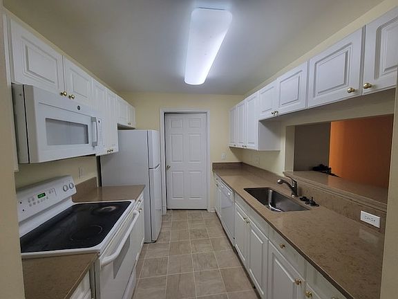 4th image of 5346 Brookemonte Cir