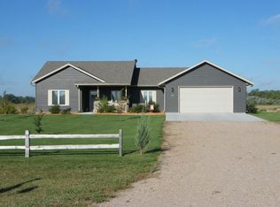 120 35th Avenue Pl, Kearney, NE 68845