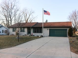 604 Caprice Dr, Middlebury, IN 46540
