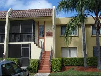 1st image of 402 Lakeview Dr APT 103