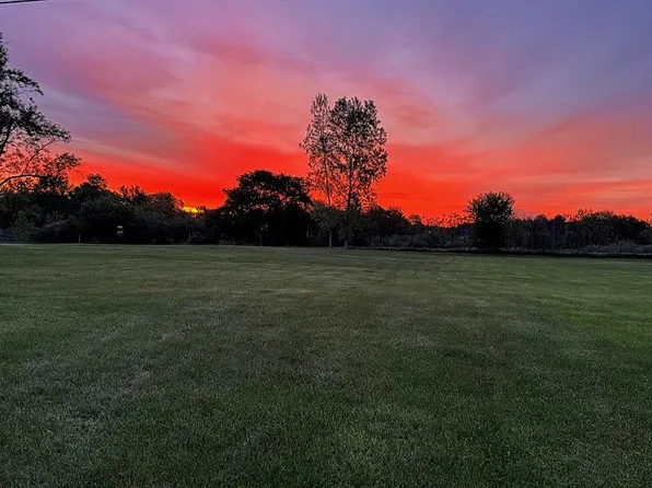 9507 Modena Farms, South Lyon, MI 48178