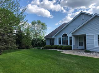 1211 Rockbend Pkwy, Saint Peter, MN 56082