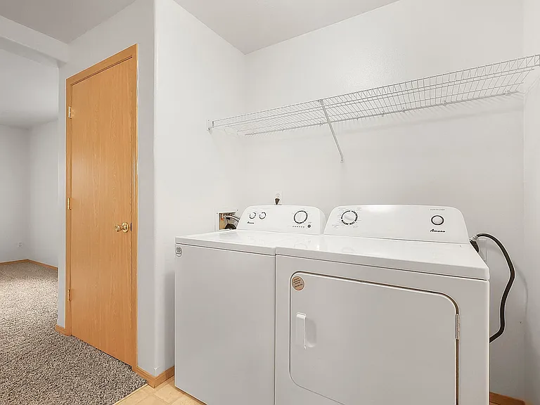 Zachary Park Apartments — Photo 10