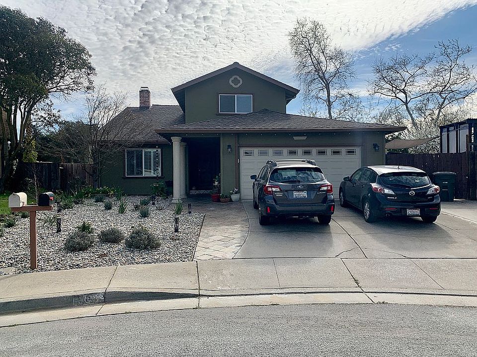 2nd image of 560 Caprice Ct