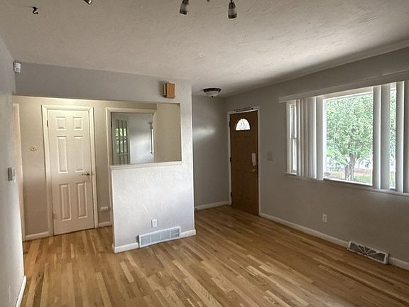 2nd image of 1234 W Prospect Rd
