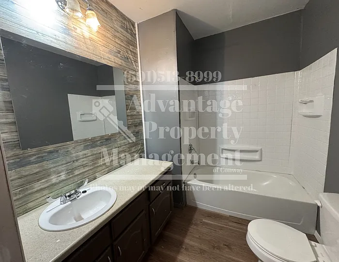 1524 N Orange St — Photo 6