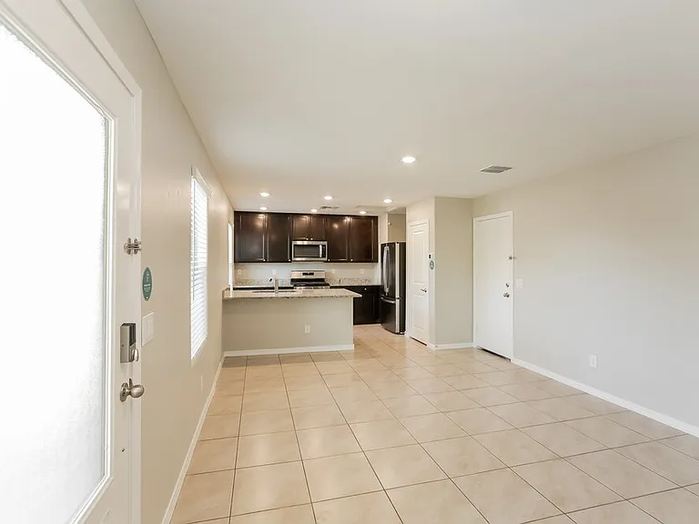 8039 W Agora Ln — Photo 8