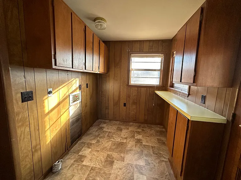 2507 Bradley Ln — Photo 9