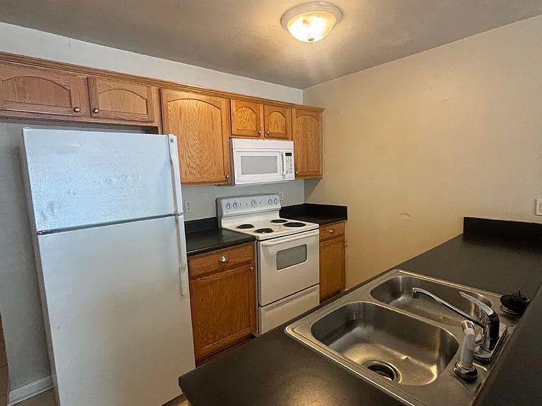 1552 Devoe St — Photo 12