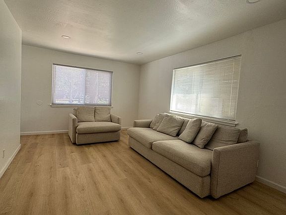 2nd image of 1060 Echo Rd #A