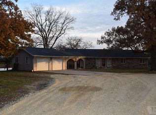 2752 Chalk Ridge Rd, Fort Madison, IA 52627
