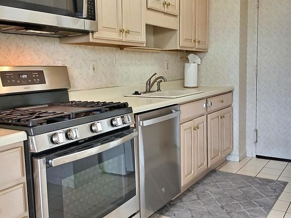 4th image of 10500 Rockville Pike Unit 1027