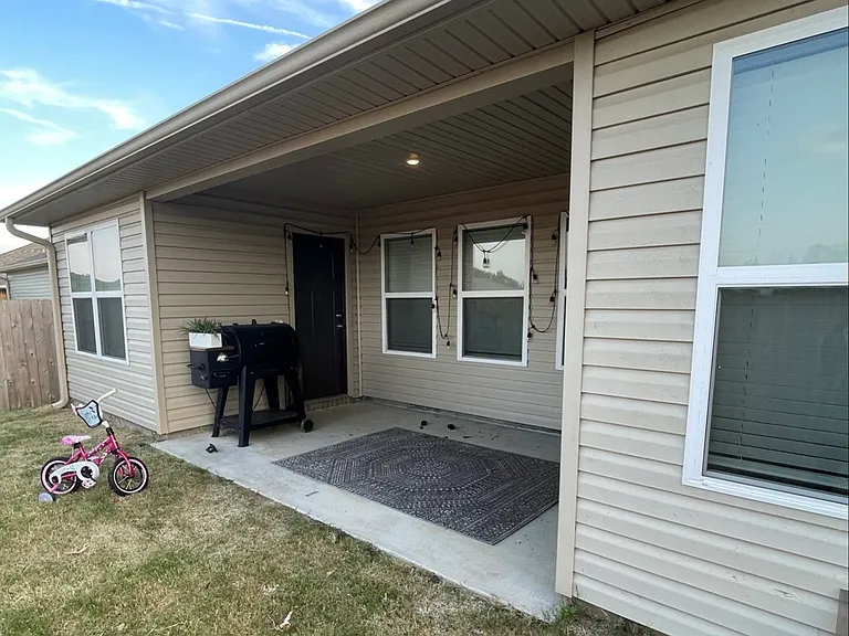 8101 Regency Way — Photo 11