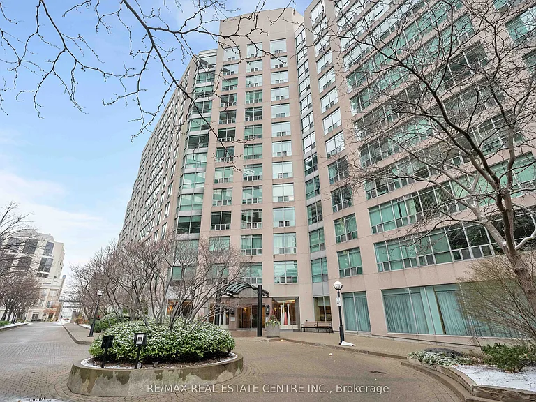 942 Yonge St #616 — Photo 3
