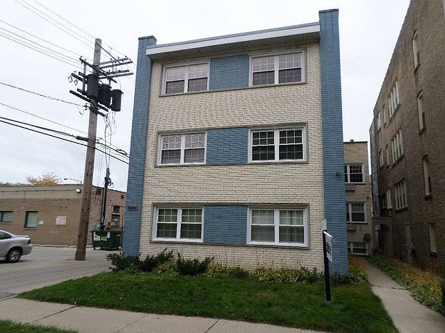 1st image of 7555 N Oakley Ave #3A