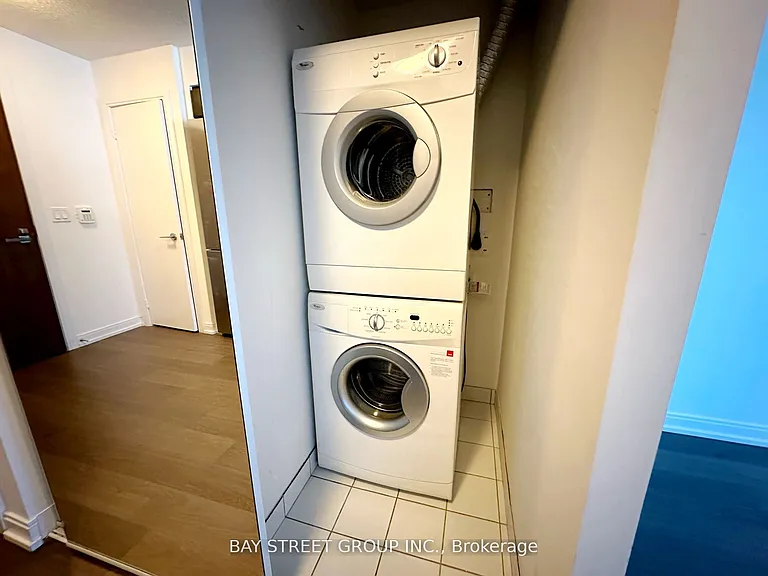 255 Village Green Sq #401 — Photo 11