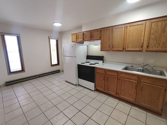 3rd image of 1209 Bennett St #6