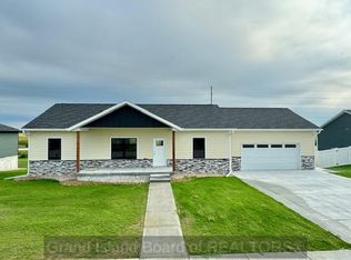 1014 27th St, Central City, NE 68826