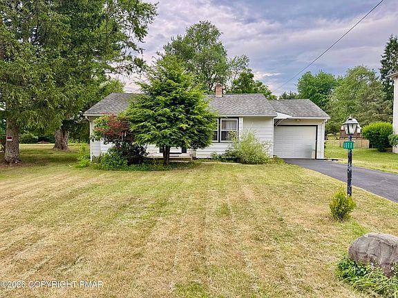 2nd image of 1111 Hillcrest Dr