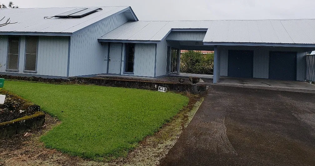 Large, newly refreshed 4 bedroom 2 bath home — Photo 1