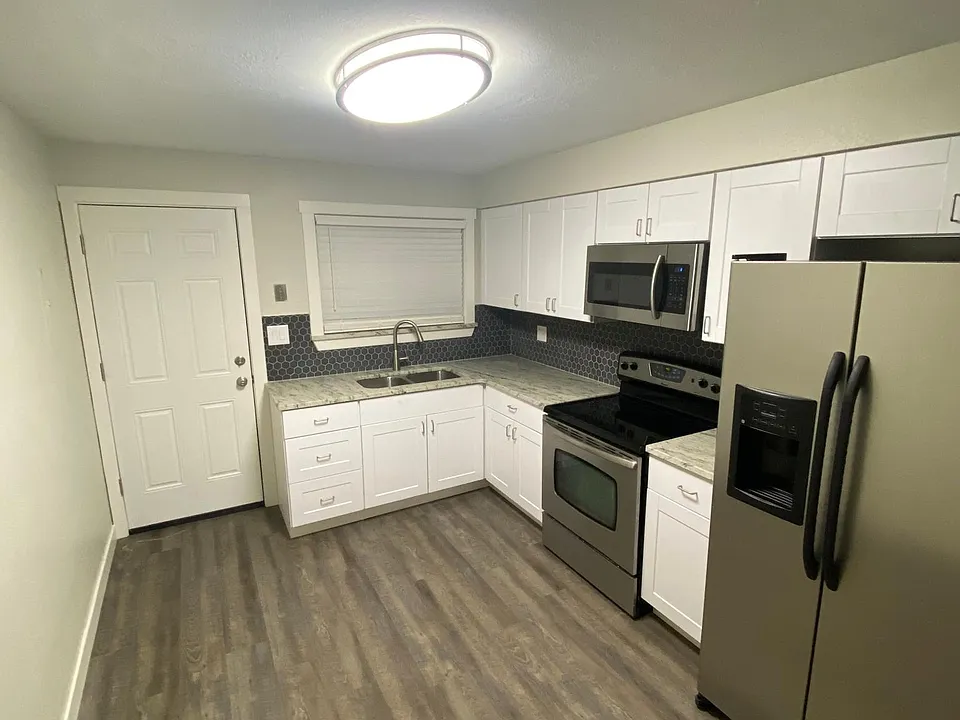 1037 Patterson St #1037