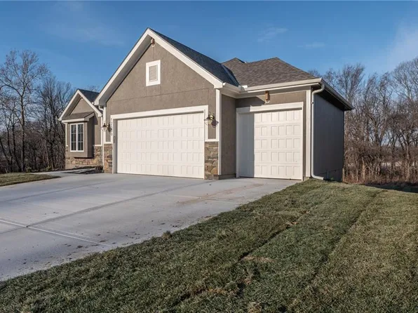 12530 NW Bittersweet Dr, Platte City, MO 64079