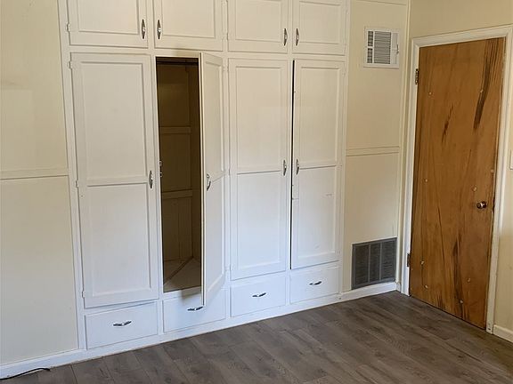 2nd image of 1502 Park Ave