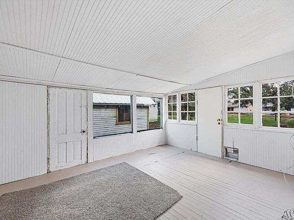 4th image of 1127 W Gordon Ave
