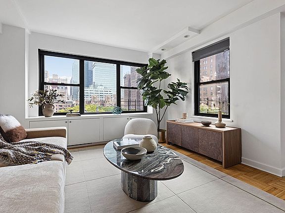 5th image of 2 Tudor City Pl APT 10EN