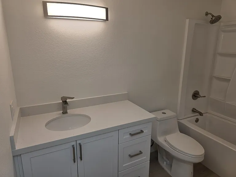 2943 E Beck Ln #4 — Photo 5