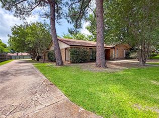 604 Cooper St, Ennis, TX 75119