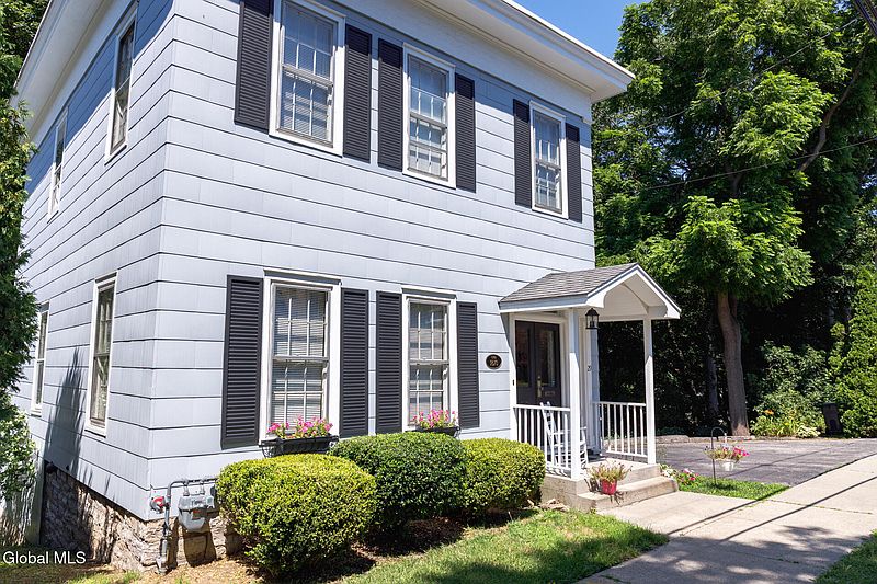 2nd image of 29 Front Street